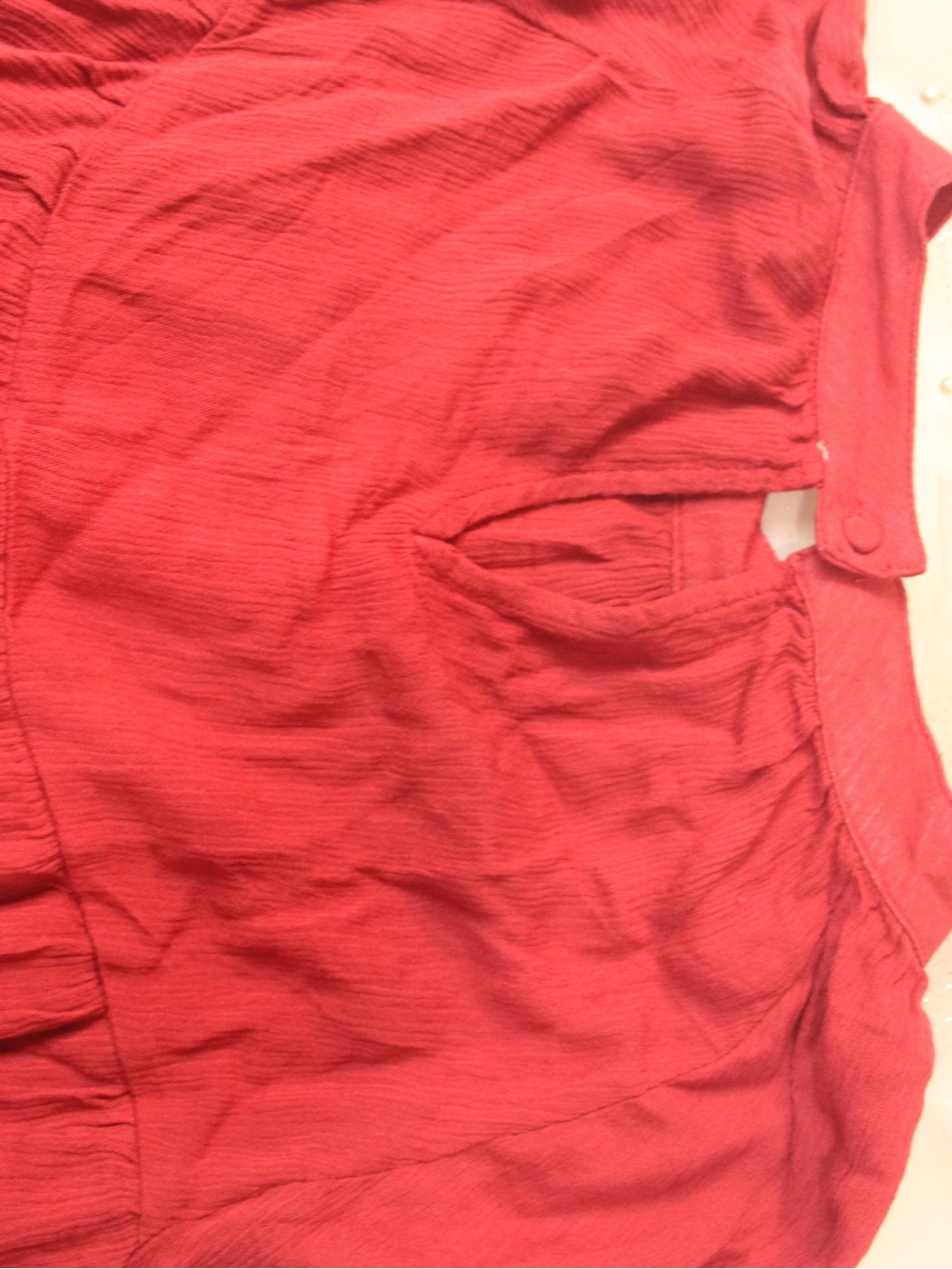 Andrée by Unit Red Top - Picture 5 of 15
